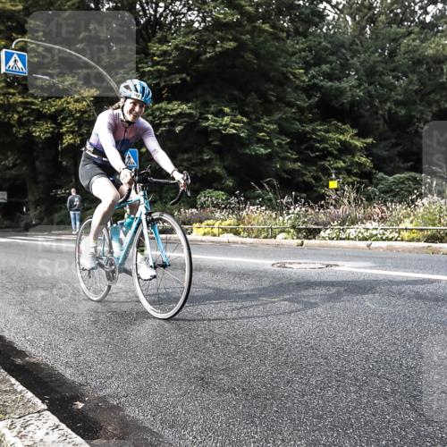 13.09.2026 - Stadtparktriathlon H.Heesch http://msf.ph/oto/10378780 13.09.2026 10:49:47 Radfahren 442, 457, 554 meine-sportfotos.de