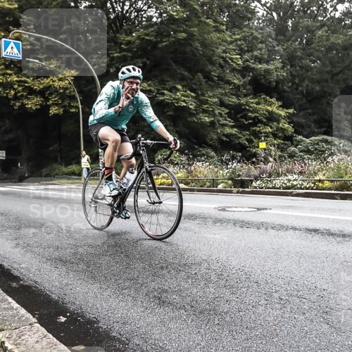 13.09.2026 - Stadtparktriathlon H.Heesch http://msf.ph/oto/10378819 13.09.2026 10:03:01 Radfahren 253, 254 meine-sportfotos.de