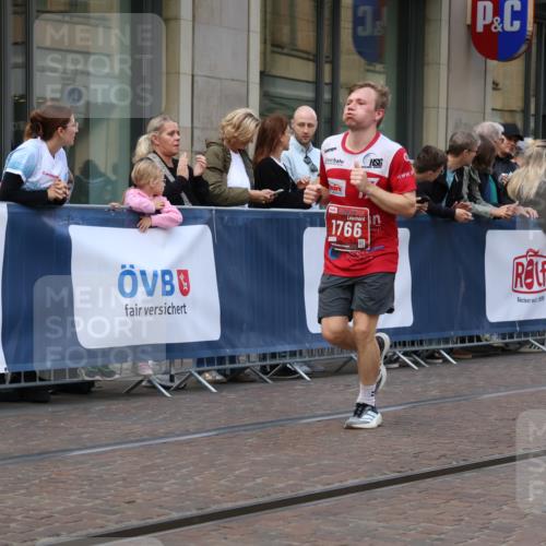 13.09.2026 - 21. swb-Marathon Bremen Strokosch-Dieckow http://msf.ph/oto/10378849 13.09.2026 12:37:50 Ziel 1766 meine-sportfotos.de