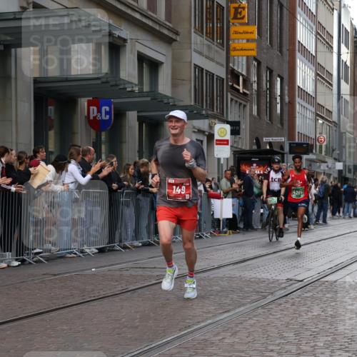 13.09.2026 - 21. swb-Marathon Bremen Strokosch-Dieckow http://msf.ph/oto/10378866 13.09.2026 12:40:25 Ziel 1263, 3662, 4264, 149 meine-sportfotos.de
