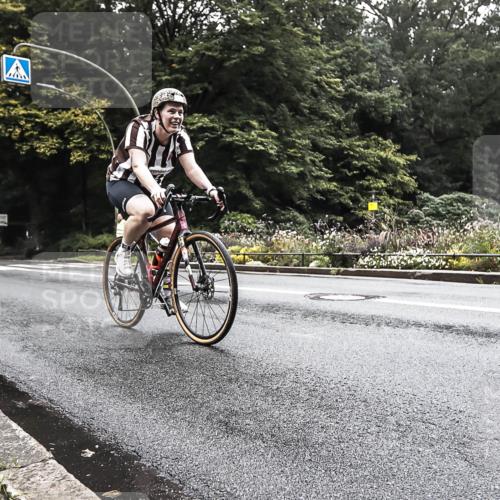 13.09.2026 - Stadtparktriathlon H.Heesch http://msf.ph/oto/10378880 13.09.2026 10:03:25 Radfahren 255, 270, 302 meine-sportfotos.de