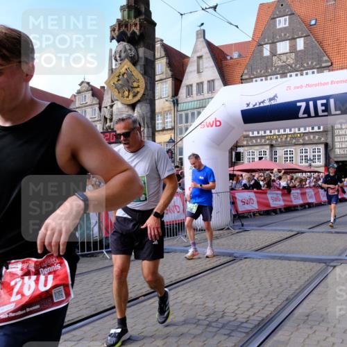 13.09.2026 - 21. swb-Marathon Bremen Tim E. http://msf.ph/oto/10378883 13.09.2026 13:14:08 Ziel 524, 670, 683, 1704, 1707, 1937, 2422, 3236, 3413, 5443, 6451, 7210, 7283, 7707, 9426, 9635, 9884, 13099 meine-sportfotos.de