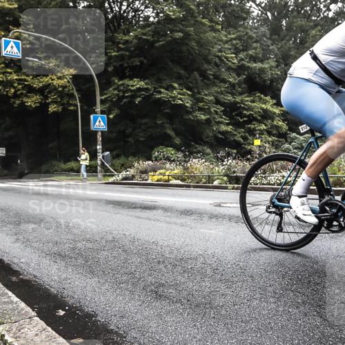 13.09.2026 - Stadtparktriathlon H.Heesch http://msf.ph/oto/10378903 13.09.2026 10:03:59 Radfahren 212 meine-sportfotos.de