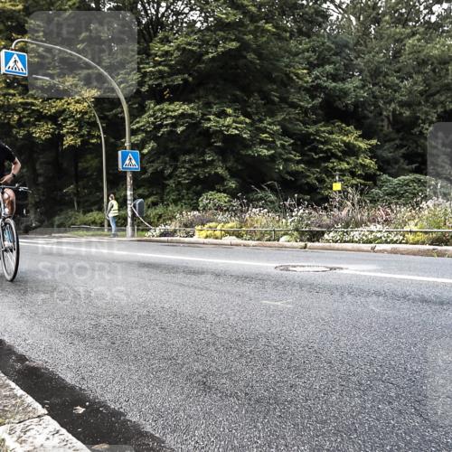 13.09.2026 - Stadtparktriathlon H.Heesch http://msf.ph/oto/10378910 13.09.2026 10:50:33 Radfahren 480, 555 meine-sportfotos.de