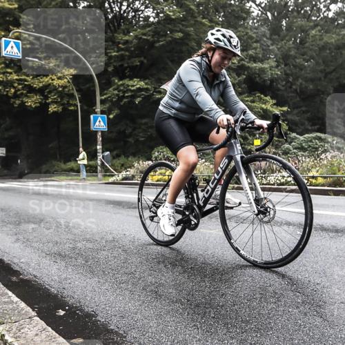 13.09.2026 - Stadtparktriathlon H.Heesch http://msf.ph/oto/10378915 13.09.2026 10:04:07 Radfahren 215, 230 meine-sportfotos.de
