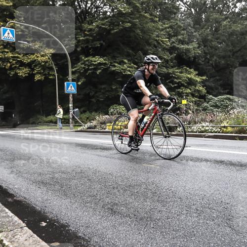 13.09.2026 - Stadtparktriathlon H.Heesch http://msf.ph/oto/10378929 13.09.2026 10:04:11 Radfahren 215, 297, 305 meine-sportfotos.de