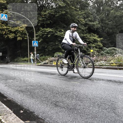 13.09.2026 - Stadtparktriathlon H.Heesch http://msf.ph/oto/10378954 13.09.2026 10:04:37 Radfahren 250, 329 meine-sportfotos.de