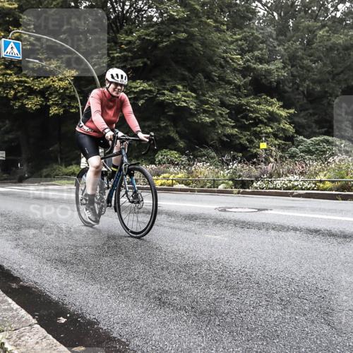 13.09.2026 - Stadtparktriathlon H.Heesch http://msf.ph/oto/10378973 13.09.2026 10:04:56 Radfahren 231, 246 meine-sportfotos.de