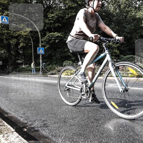 13.09.2026 - Stadtparktriathlon H.Heesch http://msf.ph/oto/10378991 13.09.2026 10:50:57 Radfahren 387, 401, 431 meine-sportfotos.de
