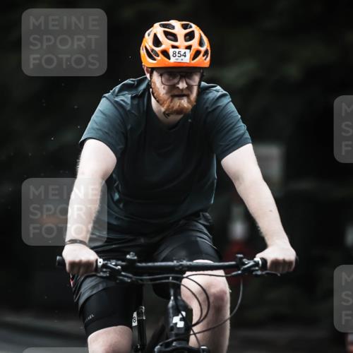 13.09.2026 - Stadtparktriathlon H.Heesch http://msf.ph/oto/10378998 13.09.2026 12:22:13 Radfahren 854, 956, 1006, 1050, 1057, 1100, 1121 meine-sportfotos.de