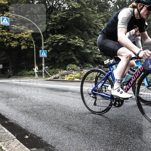 13.09.2026 - Stadtparktriathlon H.Heesch http://msf.ph/oto/10378999 13.09.2026 10:05:15 Radfahren 213, 281, 300, 333 meine-sportfotos.de