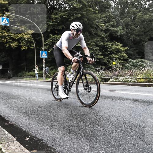 13.09.2026 - Stadtparktriathlon H.Heesch http://msf.ph/oto/10379007 13.09.2026 10:05:16 Radfahren 213, 262, 264, 281, 300, 333 meine-sportfotos.de
