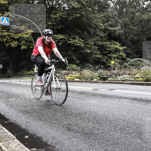 13.09.2026 - Stadtparktriathlon H.Heesch http://msf.ph/oto/10379012 13.09.2026 10:05:17 Radfahren 213, 262, 264, 281, 300, 333 meine-sportfotos.de