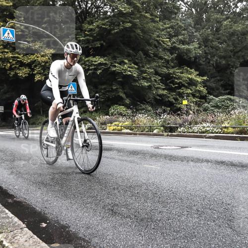 13.09.2026 - Stadtparktriathlon H.Heesch http://msf.ph/oto/10379027 13.09.2026 10:05:25 Radfahren 225, 242, 322 meine-sportfotos.de