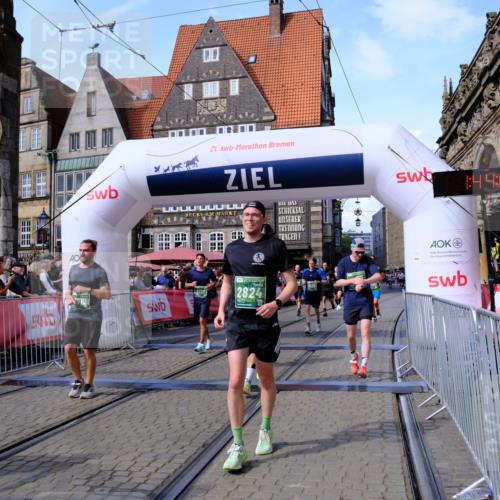 13.09.2026 - 21. swb-Marathon Bremen Tim E. http://msf.ph/oto/10379077 13.09.2026 13:14:25 Ziel 107, 235, 1433, 1542, 1613, 1998, 2043, 2084, 2701, 2824, 2922, 4728, 5593, 5610, 6145, 7029, 7435, 7591, 7963, 8118, 8886, 8919, 9426, 10105 meine-sportfotos.de