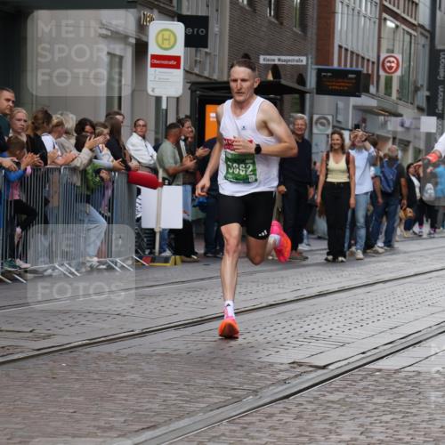 13.09.2026 - 21. swb-Marathon Bremen Strokosch-Dieckow http://msf.ph/oto/10379081 13.09.2026 12:40:32 Ziel 642, 1263, 3662, 4264, 149, 4264 meine-sportfotos.de