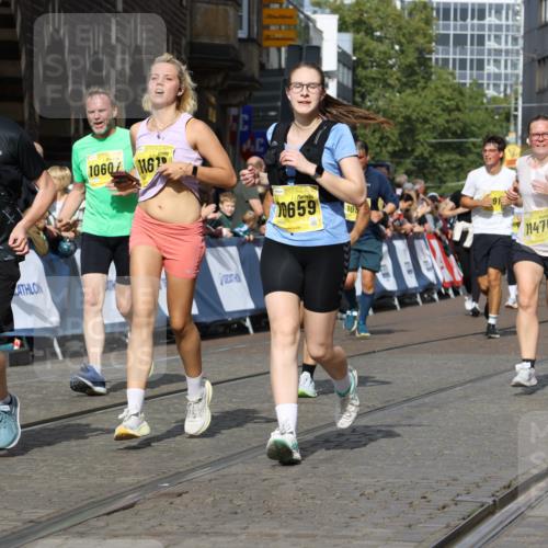 13.09.2026 - 21. swb-Marathon Bremen Strokosch-Dieckow http://msf.ph/oto/10379083 13.09.2026 11:04:06 Ziel 10090, 10091, 10152, 10327, 10357, 10403, 10429, 10569, 10796, 10918, 10950, 11149, 11325, 11451, 11511, 11595, 11868, 11967, 12074, 12504, 10182, 10291, 10390, 10613, 11221, 11336, 11539, 11720, 11726, 11740, 12001, 12113, 12276 meine-sportfotos.de
