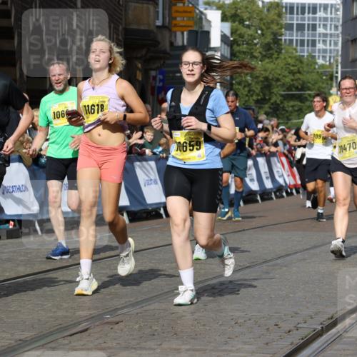 13.09.2026 - 21. swb-Marathon Bremen Strokosch-Dieckow http://msf.ph/oto/10379096 13.09.2026 11:04:06 Ziel 10090, 10091, 10152, 10327, 10357, 10403, 10429, 10569, 10796, 10918, 10950, 11149, 11325, 11451, 11511, 11595, 11868, 11967, 12074, 12504, 10182, 10291, 10390, 10613, 11221, 11336, 11539, 11720, 11726, 11740, 12001, 12113, 12276 meine-sportfotos.de