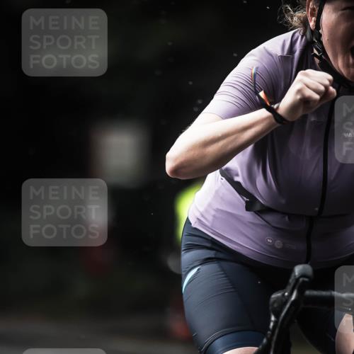 13.09.2026 - Stadtparktriathlon H.Heesch http://msf.ph/oto/10379097 13.09.2026 12:22:23 Radfahren 960, 971, 1121, 1143, 1160 meine-sportfotos.de