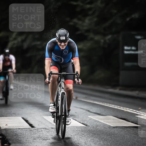 13.09.2026 - Stadtparktriathlon H.Heesch http://msf.ph/oto/10379106 13.09.2026 12:22:25 Radfahren 960, 971, 1143, 1160 meine-sportfotos.de