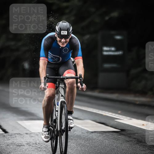13.09.2026 - Stadtparktriathlon H.Heesch http://msf.ph/oto/10379115 13.09.2026 12:22:26 Radfahren 960, 971, 1143, 1160 meine-sportfotos.de
