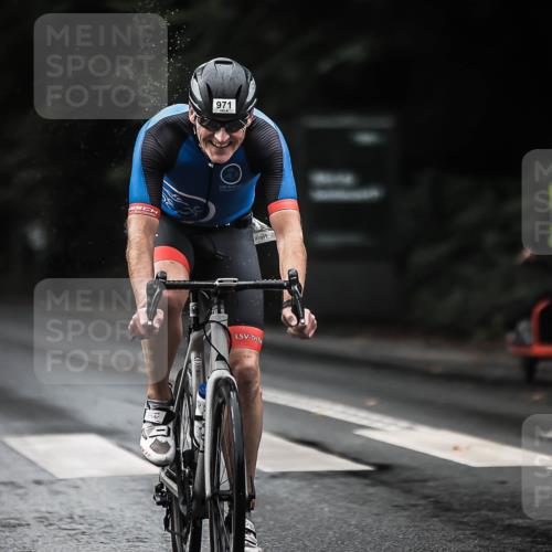 13.09.2026 - Stadtparktriathlon H.Heesch http://msf.ph/oto/10379119 13.09.2026 12:22:26 Radfahren 960, 971, 1143, 1160 meine-sportfotos.de