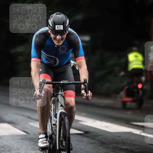 13.09.2026 - Stadtparktriathlon H.Heesch http://msf.ph/oto/10379128 13.09.2026 12:22:26 Radfahren 960, 971, 1143, 1160 meine-sportfotos.de