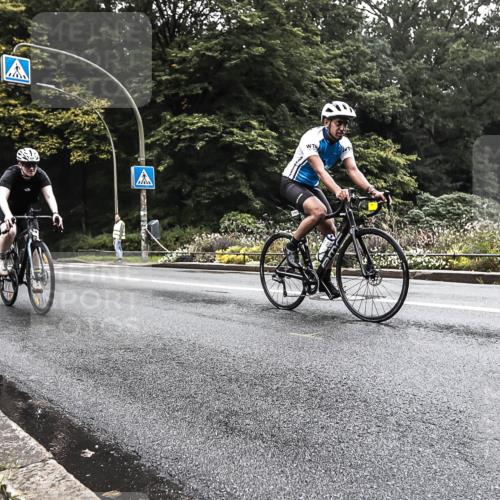 13.09.2026 - Stadtparktriathlon H.Heesch http://msf.ph/oto/10379163 13.09.2026 10:07:05 Radfahren 217, 284, 339 meine-sportfotos.de