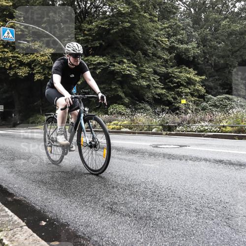 13.09.2026 - Stadtparktriathlon H.Heesch http://msf.ph/oto/10379171 13.09.2026 10:07:05 Radfahren 217, 284, 339 meine-sportfotos.de