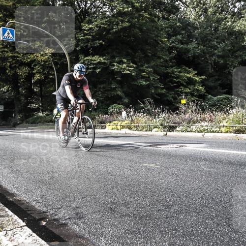 13.09.2026 - Stadtparktriathlon H.Heesch http://msf.ph/oto/10379193 13.09.2026 10:51:06 Radfahren 343, 444, 481, 528, 562 meine-sportfotos.de