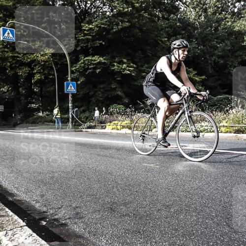 13.09.2026 - Stadtparktriathlon H.Heesch http://msf.ph/oto/10379253 13.09.2026 10:51:09 Radfahren 343, 375, 481, 528, 562 meine-sportfotos.de
