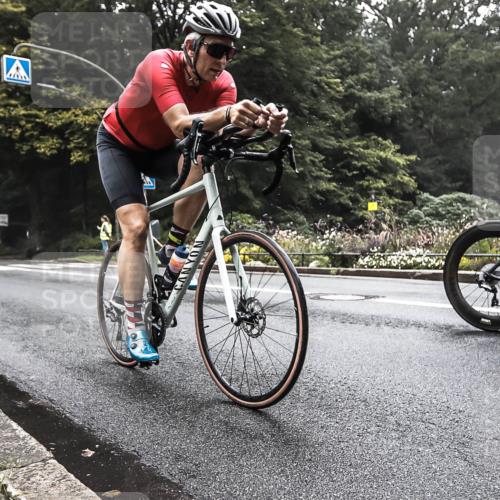 13.09.2026 - Stadtparktriathlon H.Heesch http://msf.ph/oto/10379255 13.09.2026 10:08:50 Radfahren 216, 218, 301, 340 meine-sportfotos.de