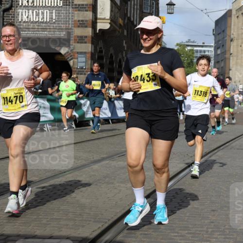 13.09.2026 - 21. swb-Marathon Bremen Strokosch-Dieckow http://msf.ph/oto/10379256 13.09.2026 11:04:10 Ziel 10090, 10091, 10152, 10327, 10357, 10403, 10429, 10607, 10659, 10720, 10796, 10918, 10950, 11149, 11319, 11325, 11451, 11470, 11471, 11511, 11595, 11618, 11868, 11967, 12260, 12392, 12433, 12504, 10182, 10245, 10291, 10526, 10613, 11214, 11215, 11221, 11248, 11336, 11410, 11720, 11740, 12009, 12929 meine-sportfotos.de