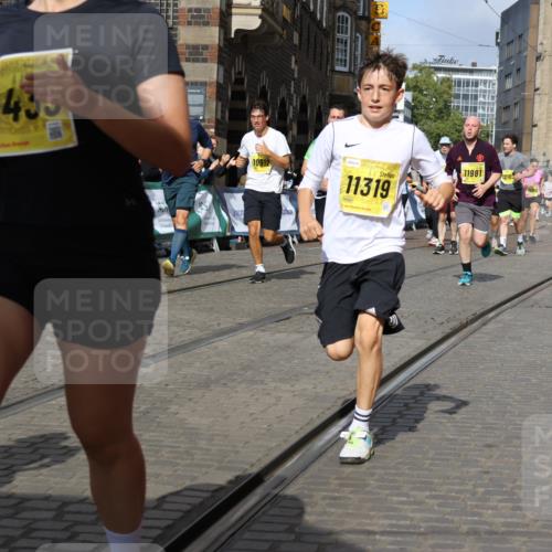 13.09.2026 - 21. swb-Marathon Bremen Strokosch-Dieckow http://msf.ph/oto/10379283 13.09.2026 11:04:11 Ziel 10090, 10091, 10152, 10357, 10403, 10429, 10607, 10659, 10720, 10796, 10918, 11149, 11319, 11325, 11451, 11470, 11471, 11511, 11618, 11868, 11967, 12140, 12260, 12392, 12433, 12504, 10182, 10245, 10291, 10526, 10613, 11214, 11215, 11221, 11248, 11336, 11410, 11720, 11740, 12009, 12929 meine-sportfotos.de
