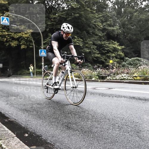 13.09.2026 - Stadtparktriathlon H.Heesch http://msf.ph/oto/10379287 13.09.2026 10:09:01 Radfahren 224, 244, 279, 289, 327 meine-sportfotos.de