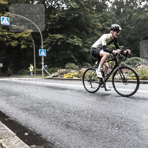 13.09.2026 - Stadtparktriathlon H.Heesch http://msf.ph/oto/10379302 13.09.2026 10:09:03 Radfahren 241, 244, 279, 289, 327 meine-sportfotos.de
