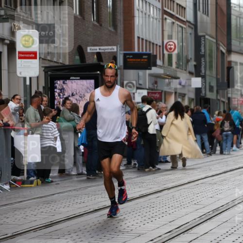 13.09.2026 - 21. swb-Marathon Bremen Strokosch-Dieckow http://msf.ph/oto/10379317 13.09.2026 12:41:08 Ziel 1139, 634, 642, 1263 meine-sportfotos.de