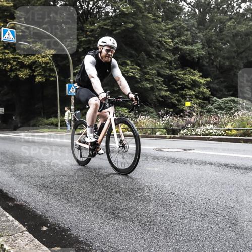 13.09.2026 - Stadtparktriathlon H.Heesch http://msf.ph/oto/10379327 13.09.2026 10:09:45 Radfahren 249, 257, 317 meine-sportfotos.de