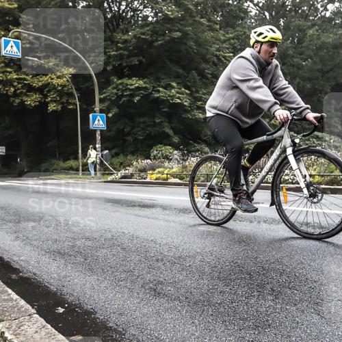 13.09.2026 - Stadtparktriathlon H.Heesch http://msf.ph/oto/10379339 13.09.2026 10:09:58 Radfahren 247, 251 meine-sportfotos.de