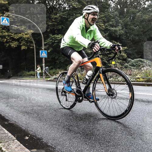 13.09.2026 - Stadtparktriathlon H.Heesch http://msf.ph/oto/10379364 13.09.2026 10:10:06 Radfahren 233, 261 meine-sportfotos.de