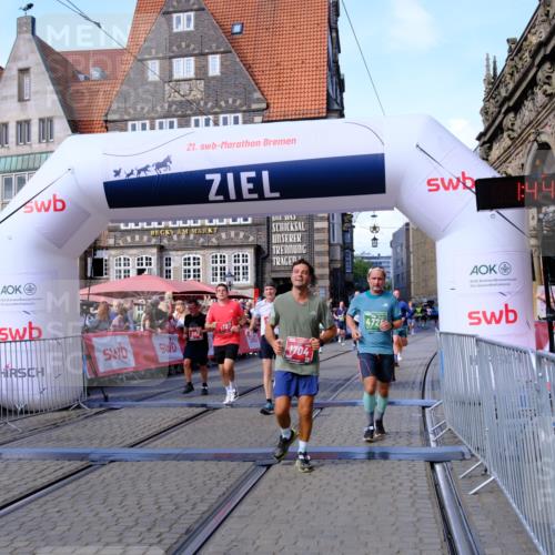 13.09.2026 - 21. swb-Marathon Bremen Tim E. http://msf.ph/oto/10379367 13.09.2026 13:14:39 Ziel 107, 235, 376, 469, 1043, 1125, 1492, 1542, 1814, 1998, 2043, 2084, 2203, 2913, 2922, 3085, 3545, 4452, 4728, 5794, 5836, 5986, 6130, 6506, 7117, 7591, 7659, 7826, 8456, 8919, 9783, 9868 meine-sportfotos.de