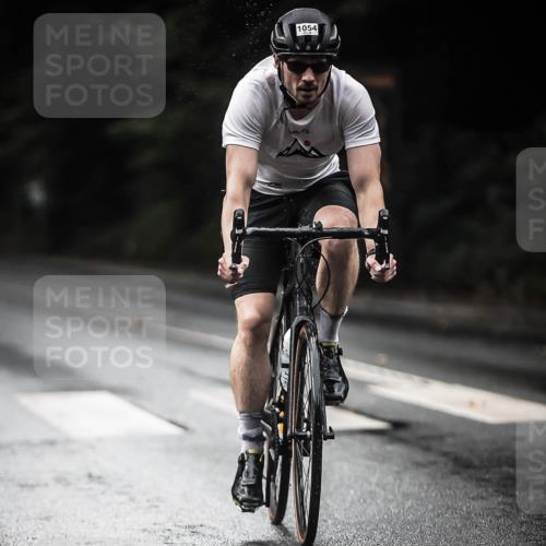 13.09.2026 - Stadtparktriathlon H.Heesch http://msf.ph/oto/10379376 13.09.2026 12:22:46 Radfahren 1040, 1054, 1129, 1140 meine-sportfotos.de