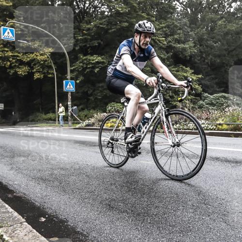 13.09.2026 - Stadtparktriathlon H.Heesch http://msf.ph/oto/10379404 13.09.2026 10:10:17 Radfahren 243, 277 meine-sportfotos.de