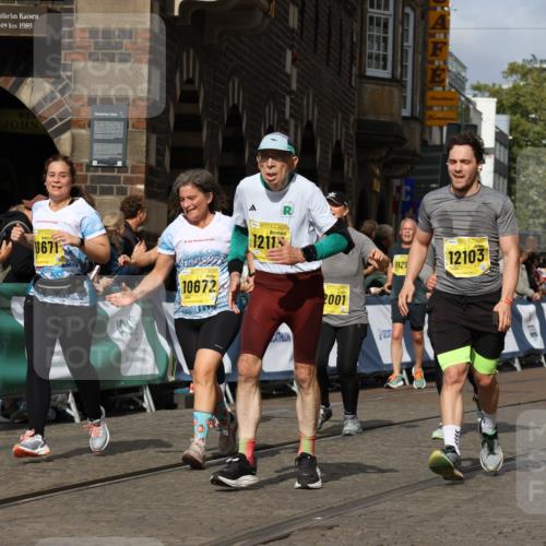13.09.2026 - 21. swb-Marathon Bremen Strokosch-Dieckow http://msf.ph/oto/10379414 13.09.2026 11:04:15 Ziel 10152, 10357, 10403, 10429, 10607, 10659, 10720, 10726, 10796, 10912, 10913, 10918, 11149, 11319, 11325, 11451, 11470, 11471, 11511, 11618, 11868, 11967, 12140, 12260, 12392, 12433, 12504, 10245, 10526, 10613, 10755, 11214, 11215, 11248, 11410, 11720, 11740, 12009, 12929 meine-sportfotos.de