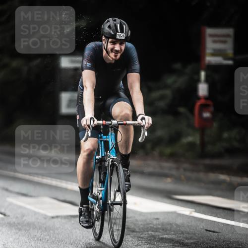 13.09.2026 - Stadtparktriathlon H.Heesch http://msf.ph/oto/10379423 13.09.2026 12:22:58 Radfahren 932, 1026, 1135 meine-sportfotos.de