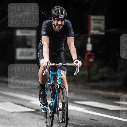 13.09.2026 - Stadtparktriathlon H.Heesch http://msf.ph/oto/10379428 13.09.2026 12:22:58 Radfahren 932, 1026, 1135 meine-sportfotos.de