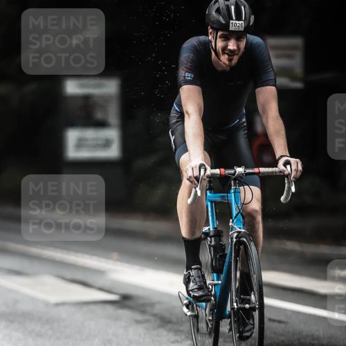 13.09.2026 - Stadtparktriathlon H.Heesch http://msf.ph/oto/10379436 13.09.2026 12:22:58 Radfahren 932, 1026, 1135 meine-sportfotos.de