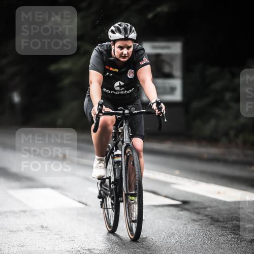 13.09.2026 - Stadtparktriathlon H.Heesch http://msf.ph/oto/10379445 13.09.2026 12:22:59 Radfahren 932, 1026, 1135 meine-sportfotos.de