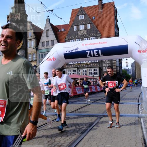13.09.2026 - 21. swb-Marathon Bremen Tim E. http://msf.ph/oto/10379460 13.09.2026 13:14:43 Ziel 107, 376, 469, 1043, 1125, 1492, 1542, 1814, 2043, 2203, 2913, 3085, 3545, 3821, 4452, 4685, 4728, 5794, 5836, 5986, 6130, 6506, 7117, 7591, 7659, 7826, 8456, 8919, 9783, 9868 meine-sportfotos.de