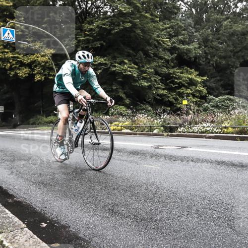 13.09.2026 - Stadtparktriathlon H.Heesch http://msf.ph/oto/10379471 13.09.2026 10:11:06 Radfahren 254, 267, 330 meine-sportfotos.de